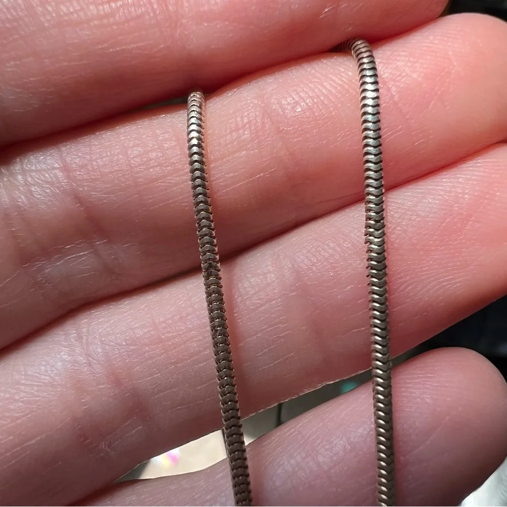 Silver plated/silver red stone pendant on a sterling silver chain - Picture 14 of 16